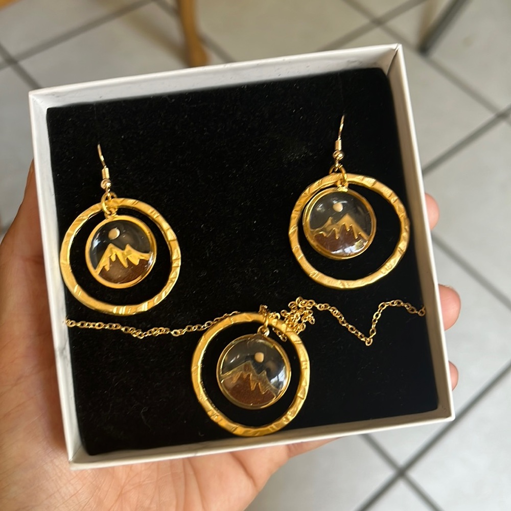 Brand New Gold Mustard Seed Necklace & Earring Set